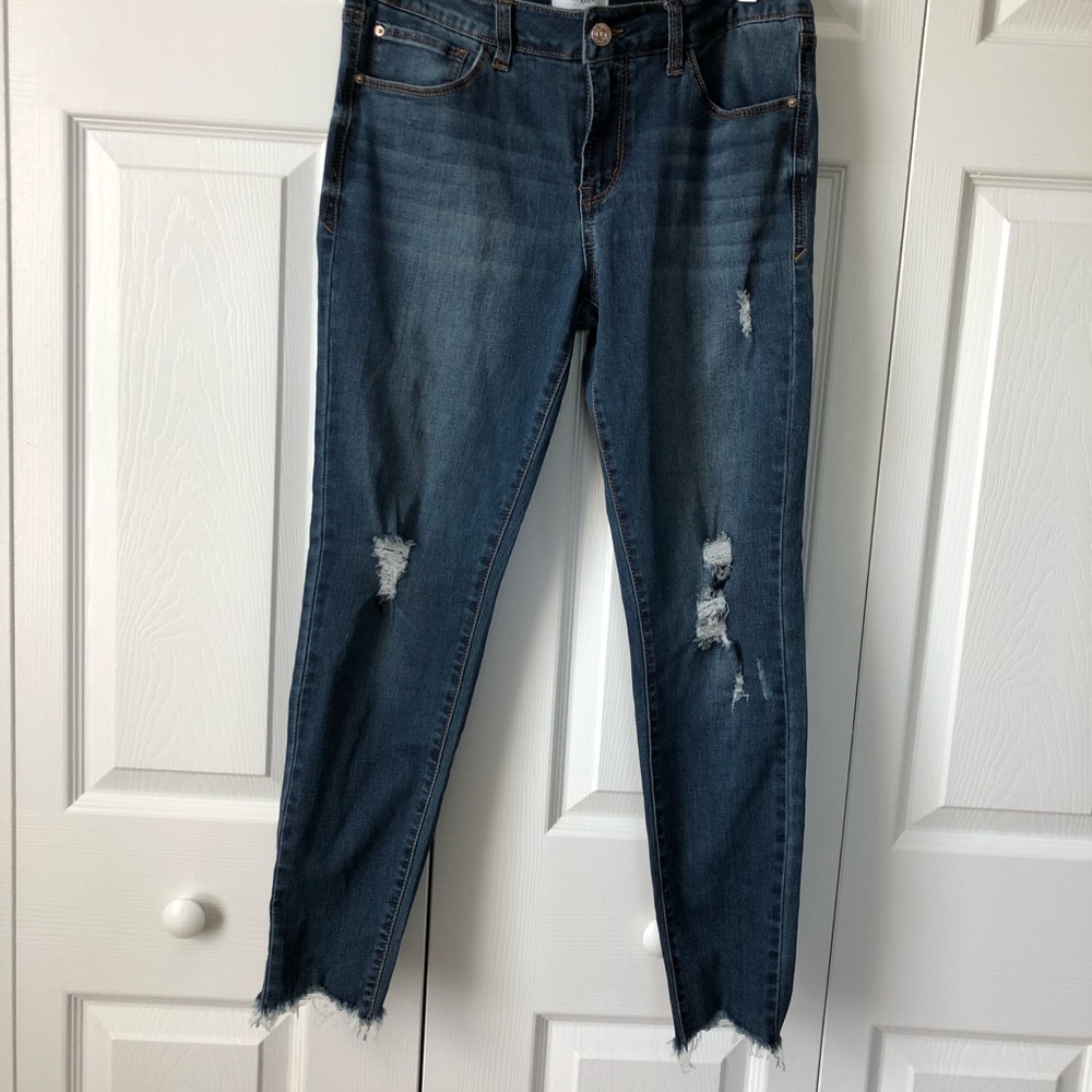 Kensie Cropped Distressed Jeans, 6